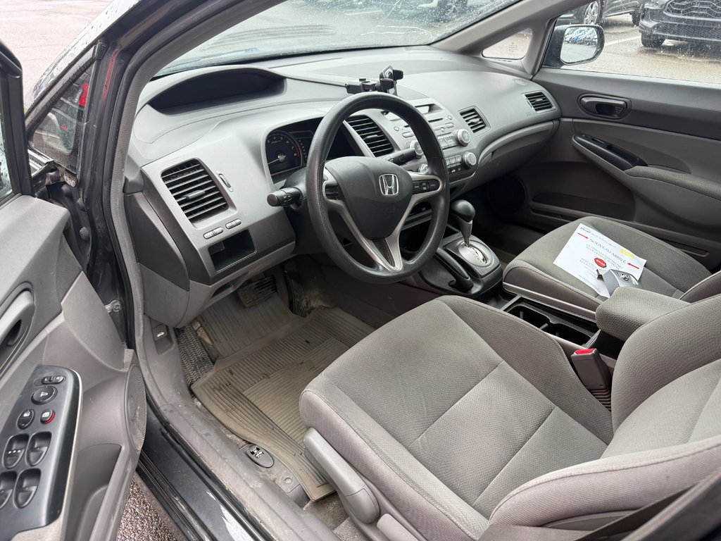 Honda Civic Sdn DX-G 2010 à Lachenaie, Québec - 9 - w1024h768px