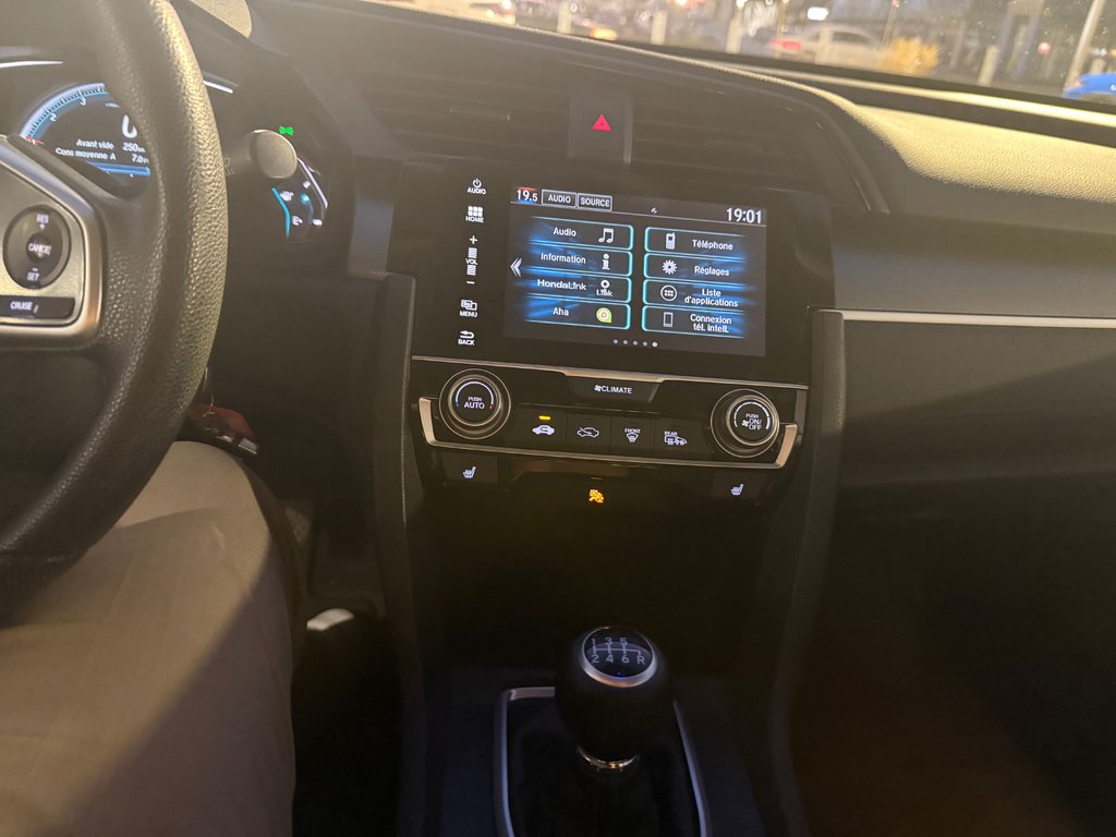 Honda Civic Sedan LX 2016 à Montréal, Québec - 8 - w1024h768px