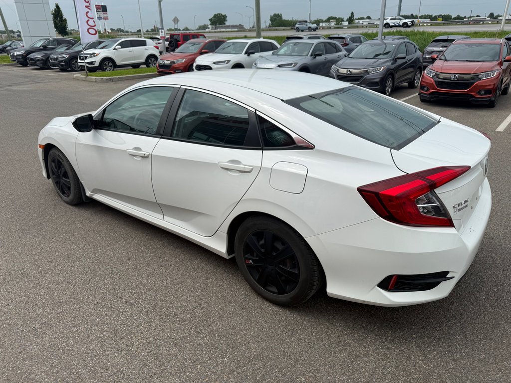 Honda Civic Sedan LX/MANUELLE/17 DOSSIERS ENTRETIENT 2016 à Montréal, Québec - 3 - w1024h768px