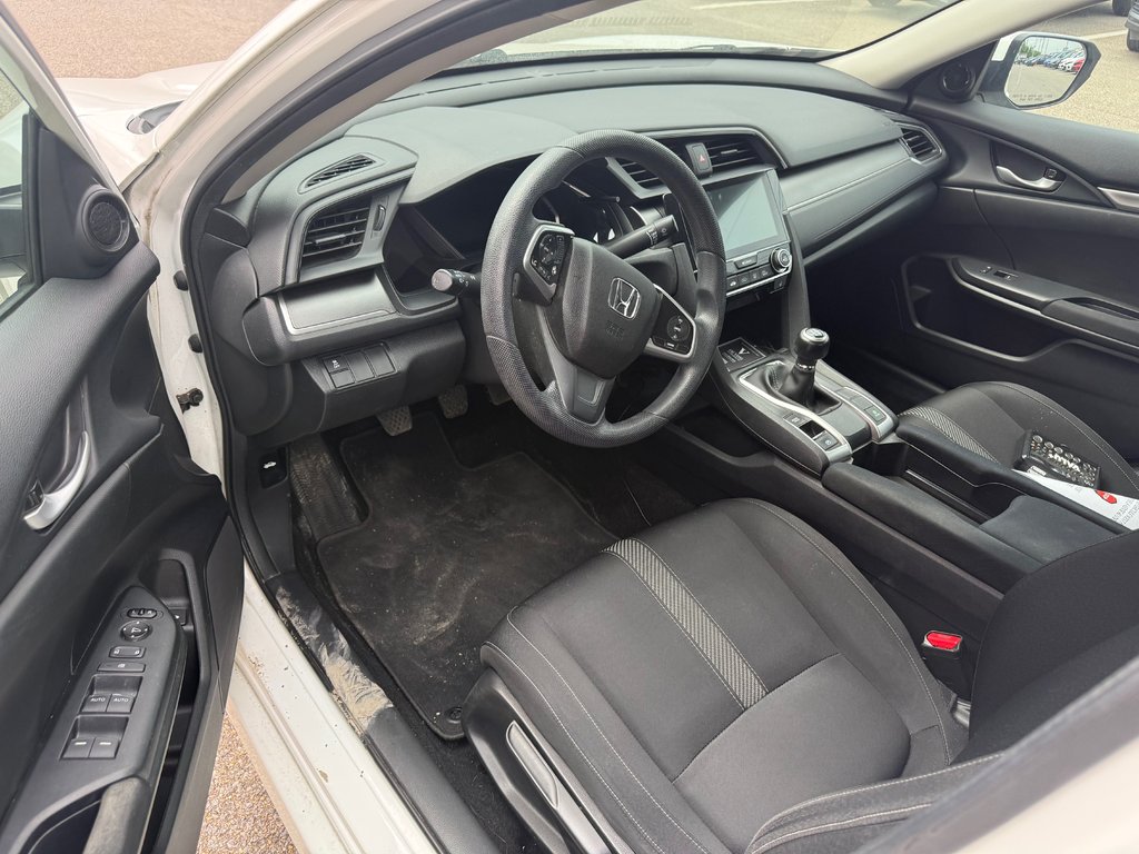 Honda Civic Sedan LX/MANUELLE/17 DOSSIERS ENTRETIENT 2016 à Montréal, Québec - 10 - w1024h768px