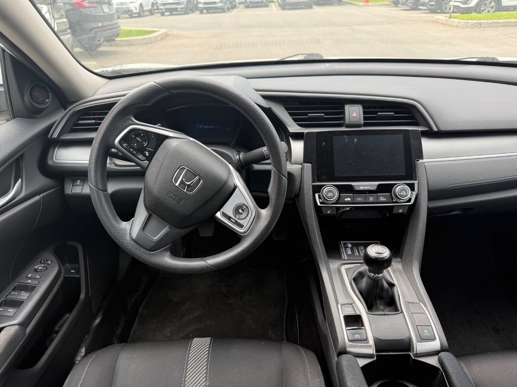 Honda Civic Sedan LX/MANUELLE/17 DOSSIERS ENTRETIENT 2016 à Montréal, Québec - 11 - w1024h768px