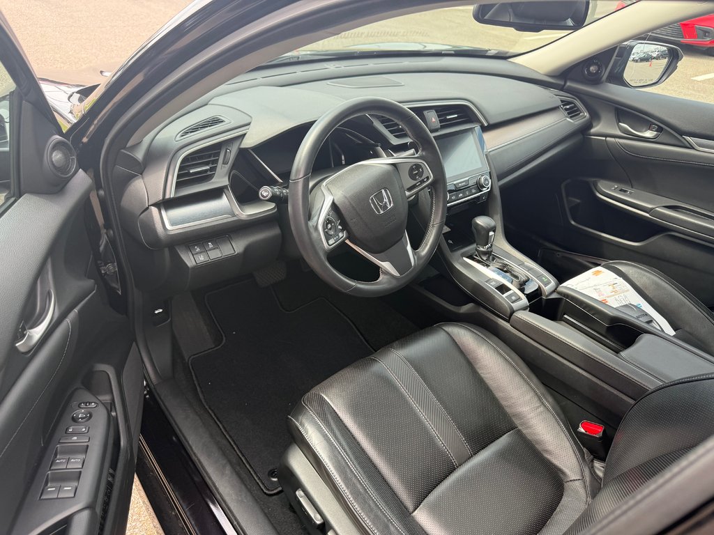 2016 Honda Civic Sedan Touring/UN PROPRIÉTAIRE/16 DOSSIERS ENTRETIENT in Lachenaie, Quebec - 10 - w1024h768px