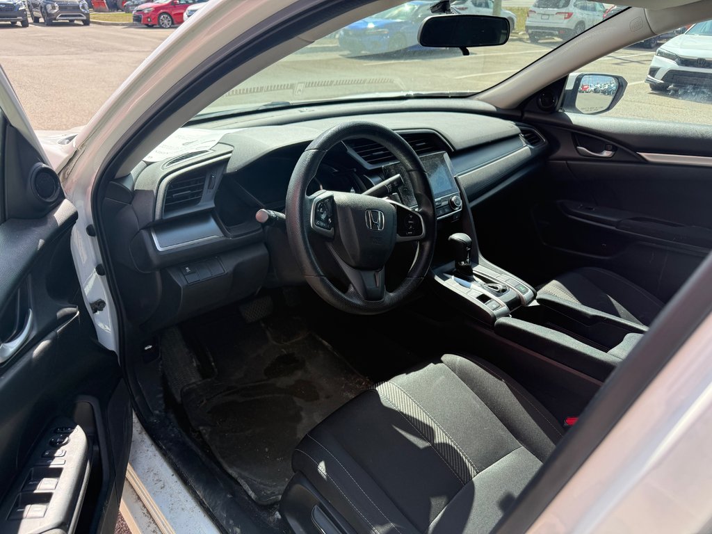 Honda Civic Sedan LX 2017 à Lachenaie, Québec - 11 - w1024h768px