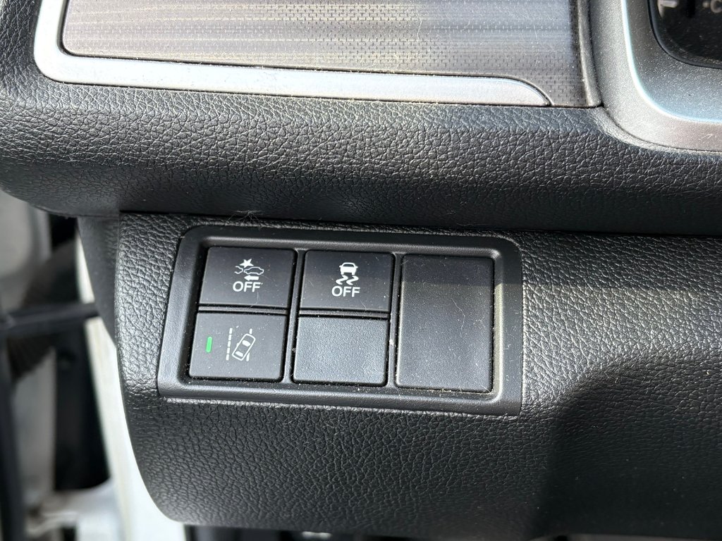 2020 Honda Civic Sedan Touring excellente condition in Montreal, Quebec - 12 - w1024h768px