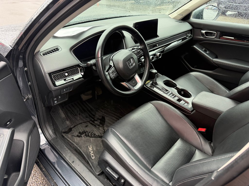 2023 Honda Civic Sedan Touring in Lachenaie, Quebec - 11 - w1024h768px