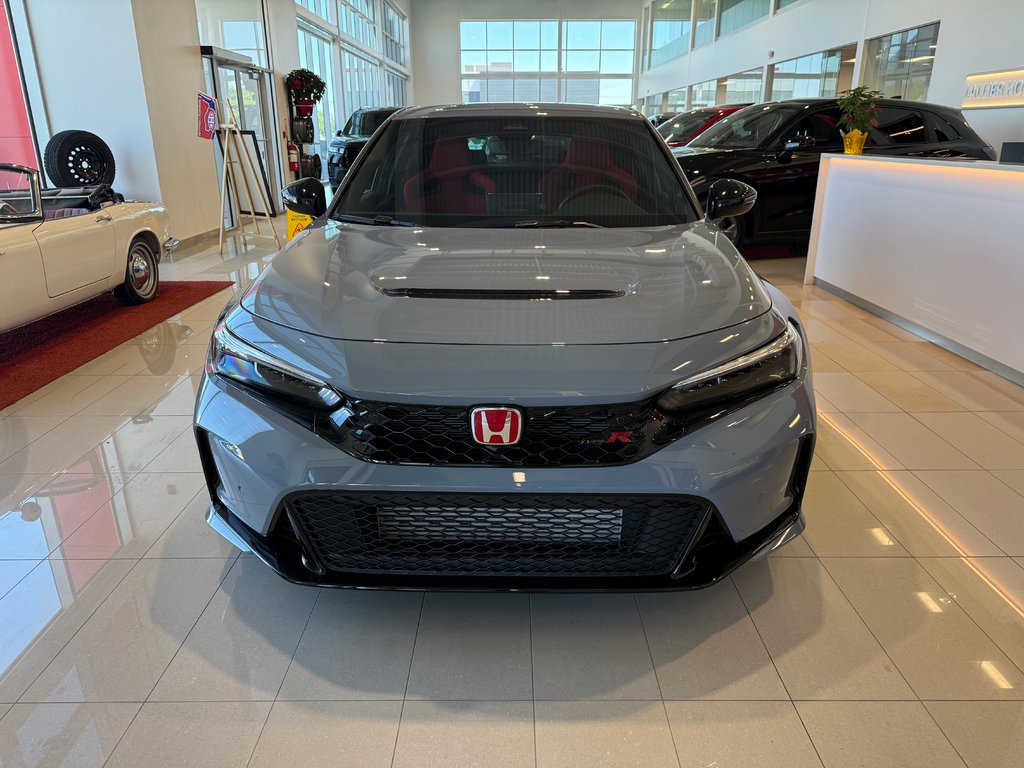 2023 Honda Civic Type R in Montréal, Quebec - 2 - w1024h768px