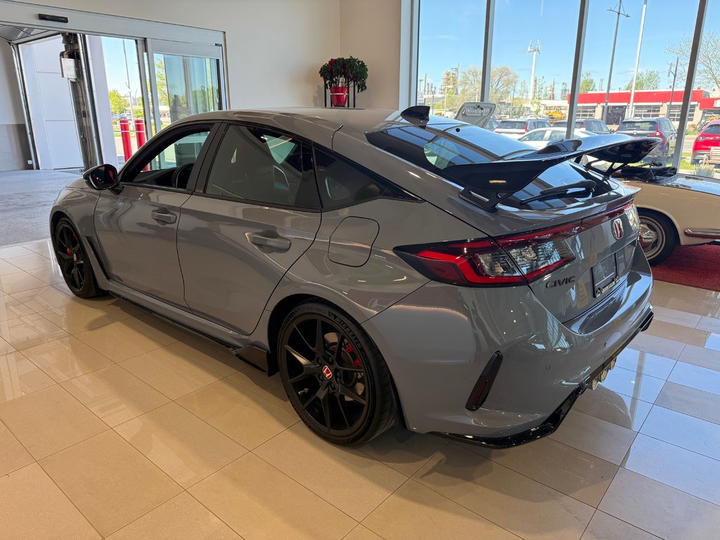 2023 Honda Civic Type R in Montréal, Quebec - 5 - w1024h768px