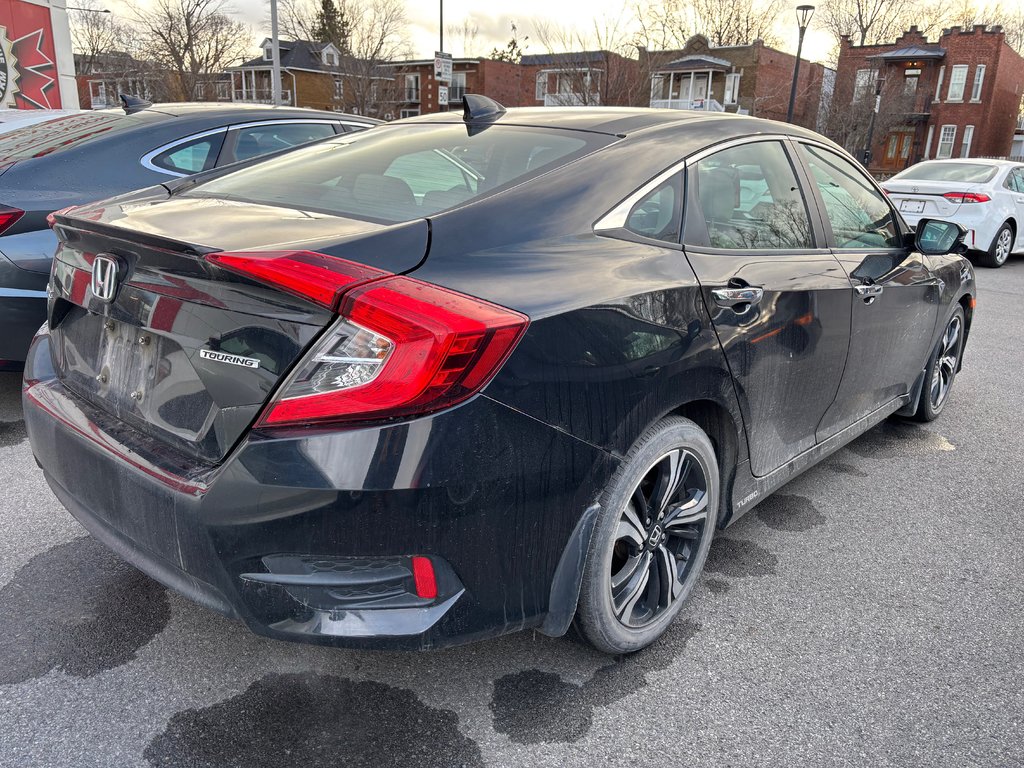 2017  Civic Touring in Montréal, Quebec - 3 - w1024h768px