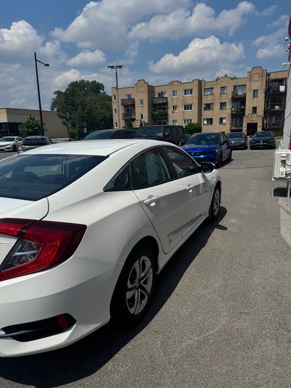 Honda Civic LX 2017 à , Québec - 3 - w1024h768px