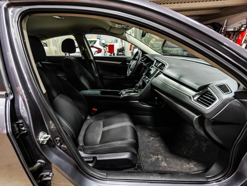 2018 Honda Civic LX  JAMAIS ACCIDENTÉ I GARANTIE 10 ANS 200 000 KM* I CARPLAY SIEGES CHAUFFANTS in , Quebec - 17 - w1024h768px
