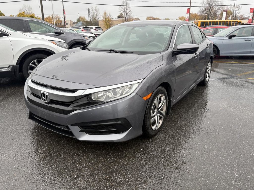 2018 Honda Civic LX  JAMAIS ACCIDENTÉ I GARANTIE 10 ANS 200 000 KM* I CARPLAY SIEGES CHAUFFANTS in , Quebec - 1 - w1024h768px