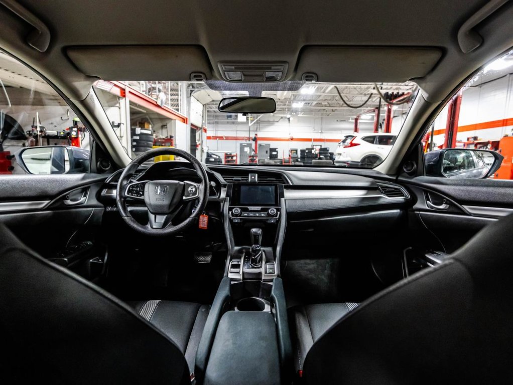 2018 Honda Civic LX  JAMAIS ACCIDENTÉ I GARANTIE 10 ANS 200 000 KM* I CARPLAY SIEGES CHAUFFANTS in , Quebec - 14 - w1024h768px