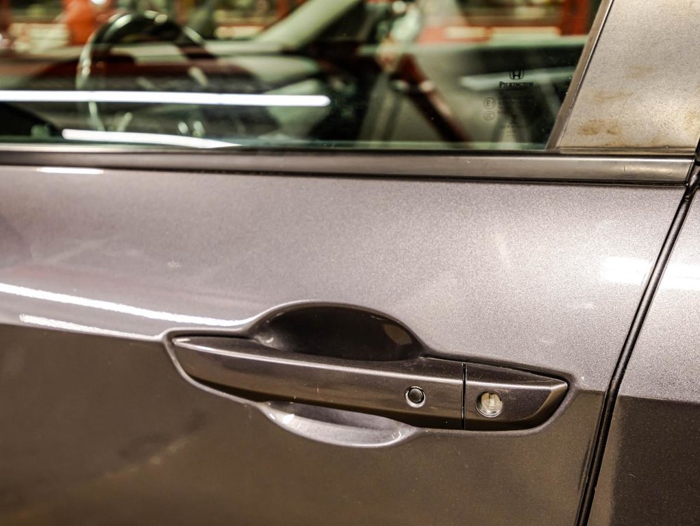 2018 Honda Civic SE 65 000 KM I SEULEMENT I DEMARREUR /SIEGES CHAUFFANTS I GARANTIE 10 ANS 200 000 KM* in , Quebec - 11 - w1024h768px