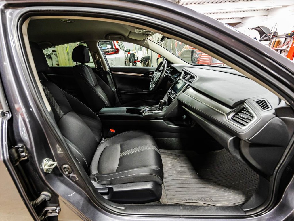 2018 Honda Civic SE 65 000 KM I SEULEMENT I DEMARREUR /SIEGES CHAUFFANTS I GARANTIE 10 ANS 200 000 KM* in , Quebec - 18 - w1024h768px