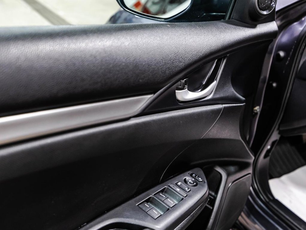 2018 Honda Civic SE 65 000 KM I SEULEMENT I DEMARREUR /SIEGES CHAUFFANTS I GARANTIE 10 ANS 200 000 KM* in , Quebec - 12 - w1024h768px