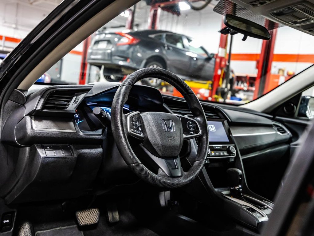 Honda Civic LX GARANTIE 10 ANS 200 000 KM I CARPLAY I SIEGES CHAUFFANTS I CAMERA I BLUETOOTH 2018 à , Québec - 19 - w1024h768px