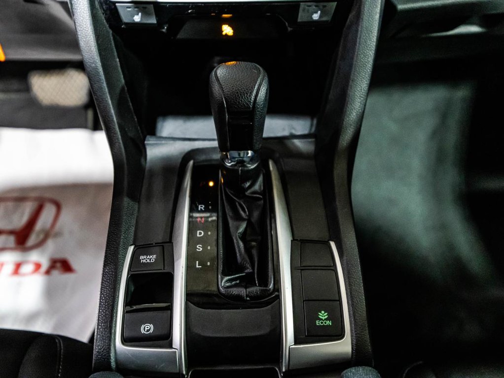 Honda Civic LX GARANTIE 10 ANS 200 000 KM I CARPLAY I SIEGES CHAUFFANTS I CAMERA I BLUETOOTH 2018 à , Québec - 24 - w1024h768px