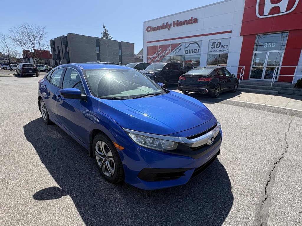 Honda Civic LX 1 PROPRIO I SIGES CHAUFFANTS I CARPLAY I BLUETOOTH I CAMERA 2018 à Montréal, Québec - 2 - w1024h768px