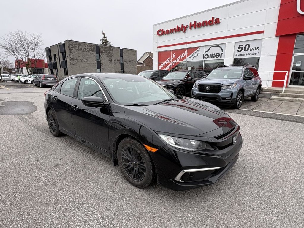 2019 Honda Civic LX MANUELLE!!!!!!!! CARPLAY MAGS I SIEGES CHAUFFANT I CAMERA I BLUETOOTH I SÉCURITÉ ACTIVE in Montréal, Quebec - 1 - w1024h768px