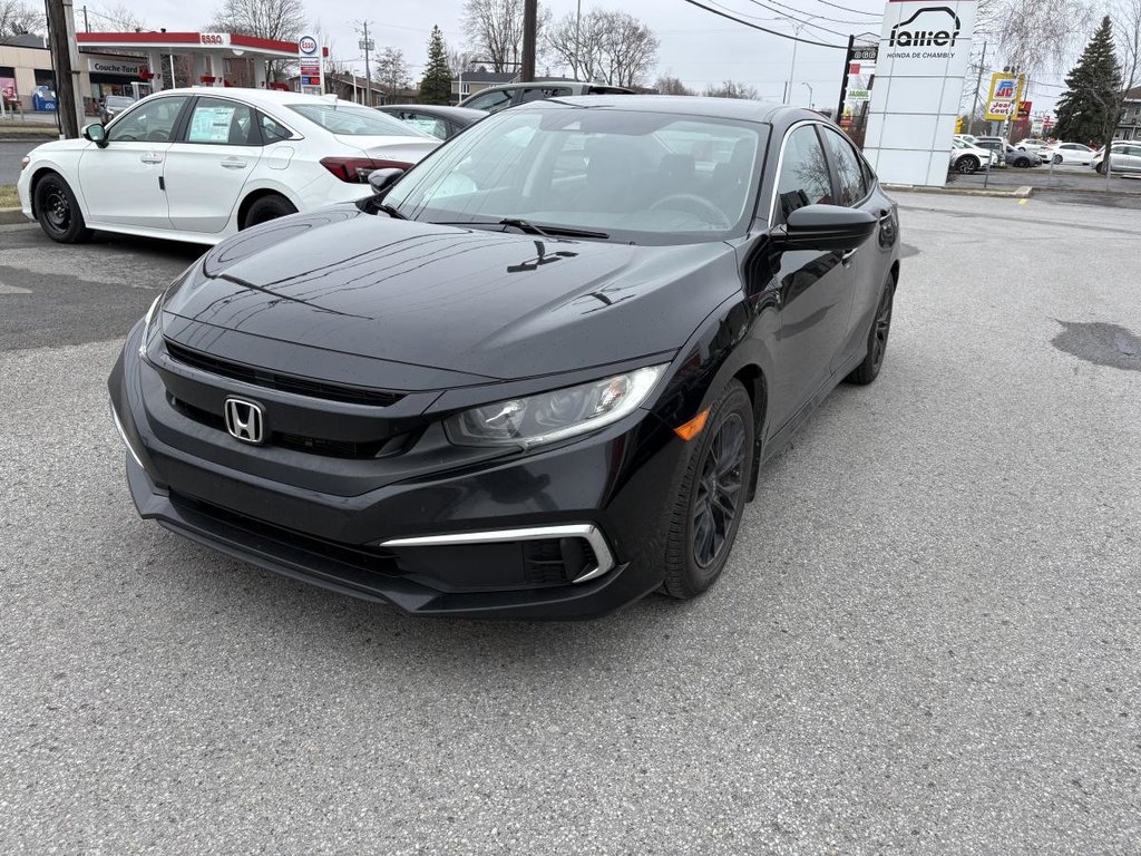 2019 Honda Civic LX MANUELLE!!!!!!!! CARPLAY MAGS I SIEGES CHAUFFANT I CAMERA I BLUETOOTH I SÉCURITÉ ACTIVE in Montréal, Quebec - 3 - w1024h768px