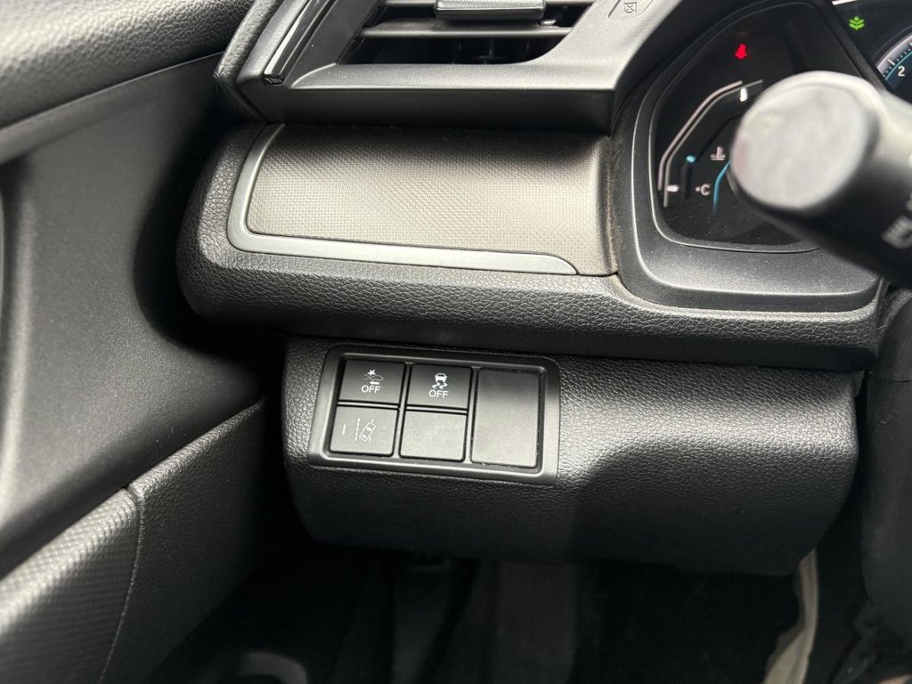 2019 Honda Civic LX MANUELLE!!!!!!!! CARPLAY MAGS I SIEGES CHAUFFANT I CAMERA I BLUETOOTH I SÉCURITÉ ACTIVE in Montréal, Quebec - 12 - w1024h768px
