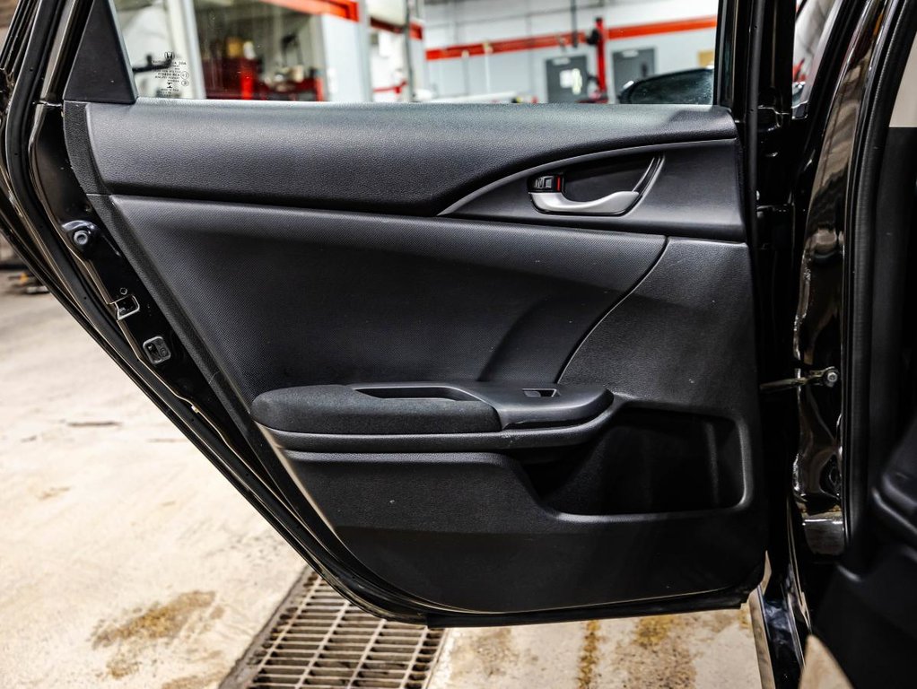 2020 Honda Civic LX CARPLAY  SIEGES CHAUFFANTS I CAMERA I BLUETOOTH I SECURITE ACTIVE in Montréal, Quebec - 12 - w1024h768px