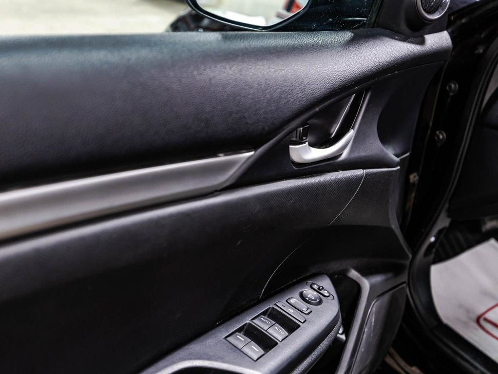 2020 Honda Civic LX CARPLAY  SIEGES CHAUFFANTS I CAMERA I BLUETOOTH I SECURITE ACTIVE in Montréal, Quebec - 11 - w1024h768px