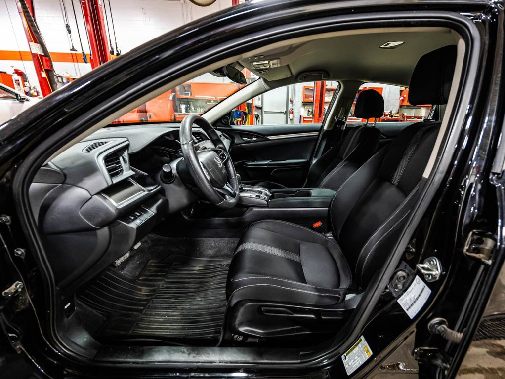 2020 Honda Civic LX CARPLAY  SIEGES CHAUFFANTS I CAMERA I BLUETOOTH I SECURITE ACTIVE in Montréal, Quebec - 18 - w1024h768px
