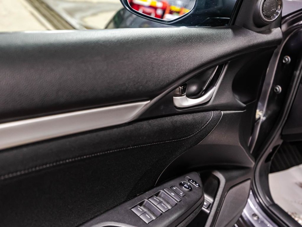 2021 Honda Civic Sport 1 PROPRIO I JAMAIS ACCIDENTÉ I TAUX 5.99% I TOIT OUVRANT I MAGS I DEMARREUR I SECURITE ACTIVE in Montréal, Quebec - 11 - w1024h768px