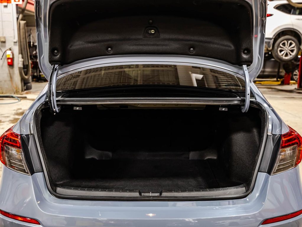 2023 Honda Civic Sport I TAUX 5.99% I TOIT OUVRANT I SIEGES ET VOLANT CHAUFFANTS I CARPLAY I SECURITÉ ACTIVE in Montréal, Quebec - 13 - w1024h768px