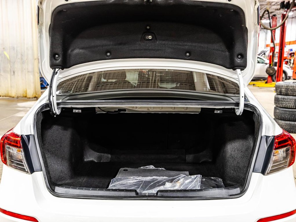 2024 Honda Civic LX-B 1 PROPRIO I JAMAIS ACCIDENTÉ I SIEGES CHAUFFANTS I CARPLAY I DEMARREUR I  SECURITE ACTIVE in Montréal, Quebec - 15 - w1024h768px