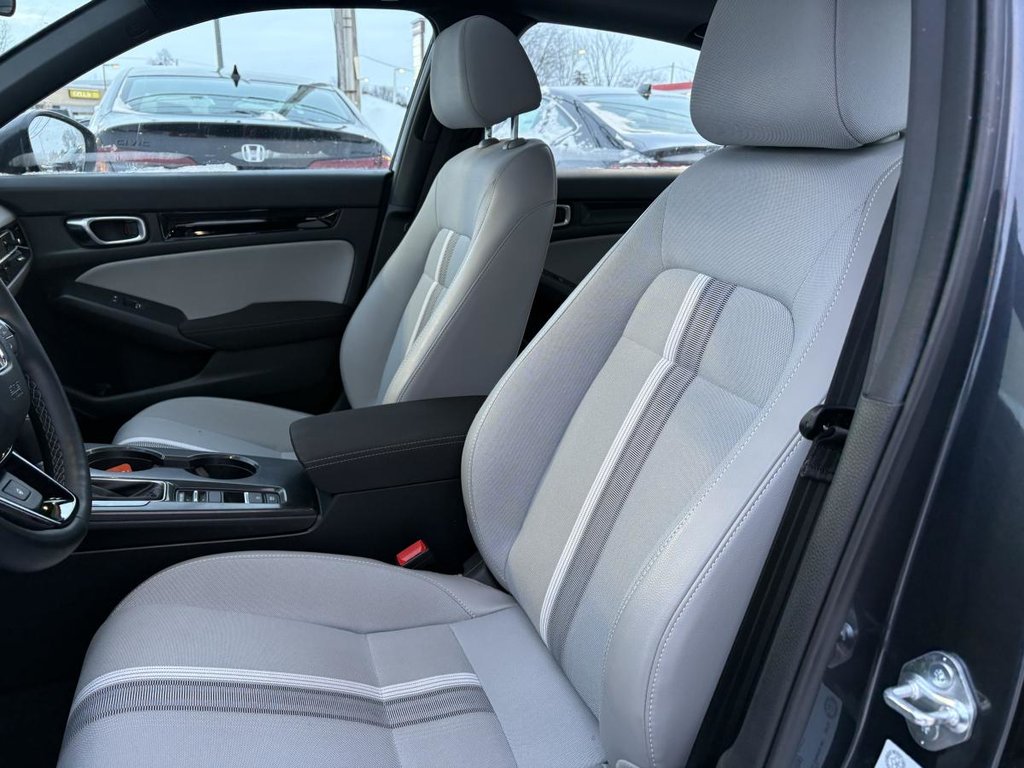 Honda Civic Sport eCVT 15 000 KM I 200 HP I TOIT I MAGS I SIEGES CHAUFFANTS I DEMARREUR I CARPLAY 2025 à , Québec - 7 - w1024h768px