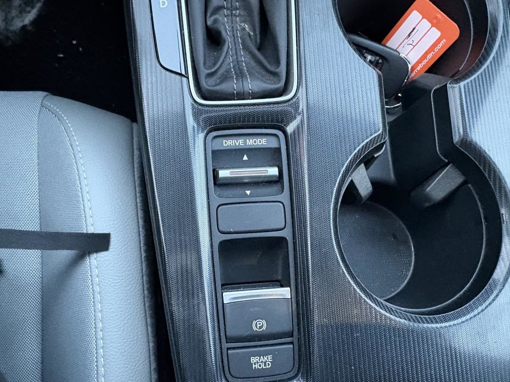 Honda Civic Sport eCVT 15 000 KM I 200 HP I TOIT I MAGS I SIEGES CHAUFFANTS I DEMARREUR I CARPLAY 2025 à , Québec - 11 - w1024h768px