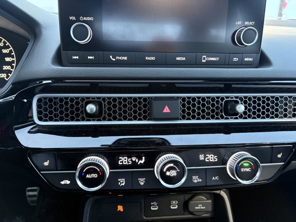 Honda Civic Sport eCVT 15 000 KM I 200 HP I TOIT I MAGS I SIEGES CHAUFFANTS I DEMARREUR I CARPLAY 2025 à , Québec - 10 - w1024h768px