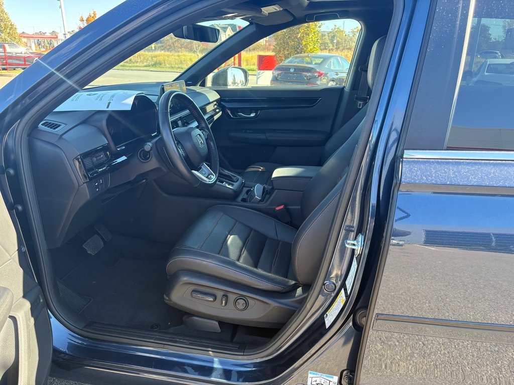 Honda CR-V Hybrid Touring 2023 à Montréal, Québec - 7 - w1024h768px