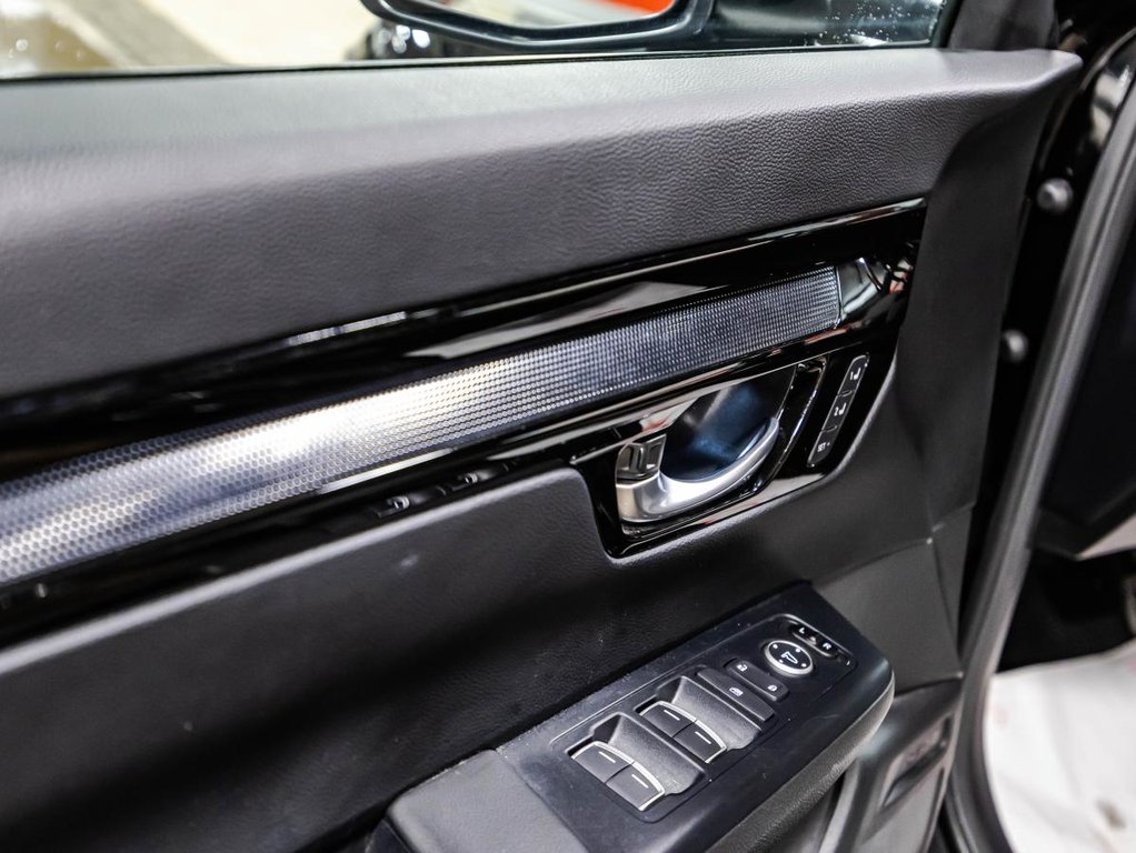 Honda CR-V Hybrid TOURING AWD | HYBRID | TAUX 5.99% | SUPER ECONOMIQUE 2024 à Montréal, Québec - 11 - w1024h768px