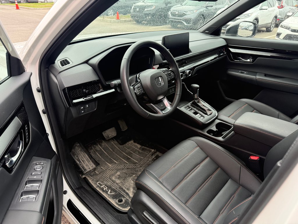 2025 Honda CR-V Hybrid Touring in Lachenaie, Quebec - 10 - w1024h768px