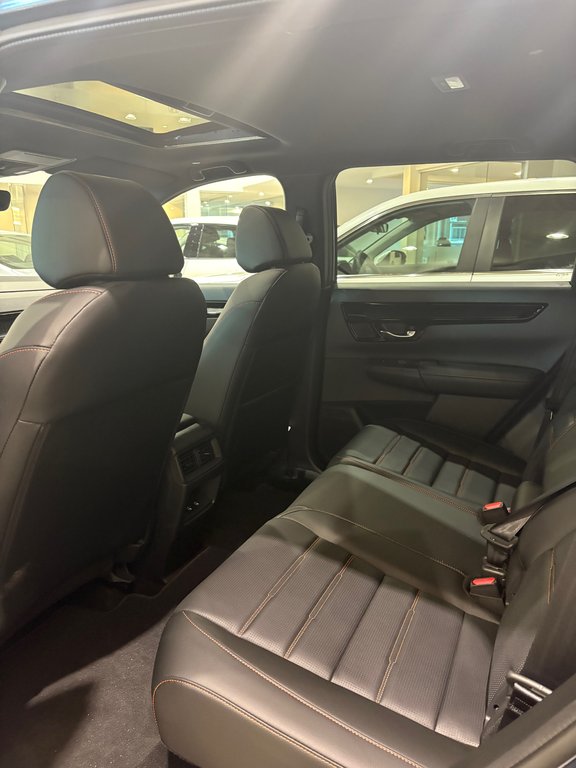 2026 Honda CR-V Hybrid TOURING in Montréal, Quebec - 8 - w1024h768px