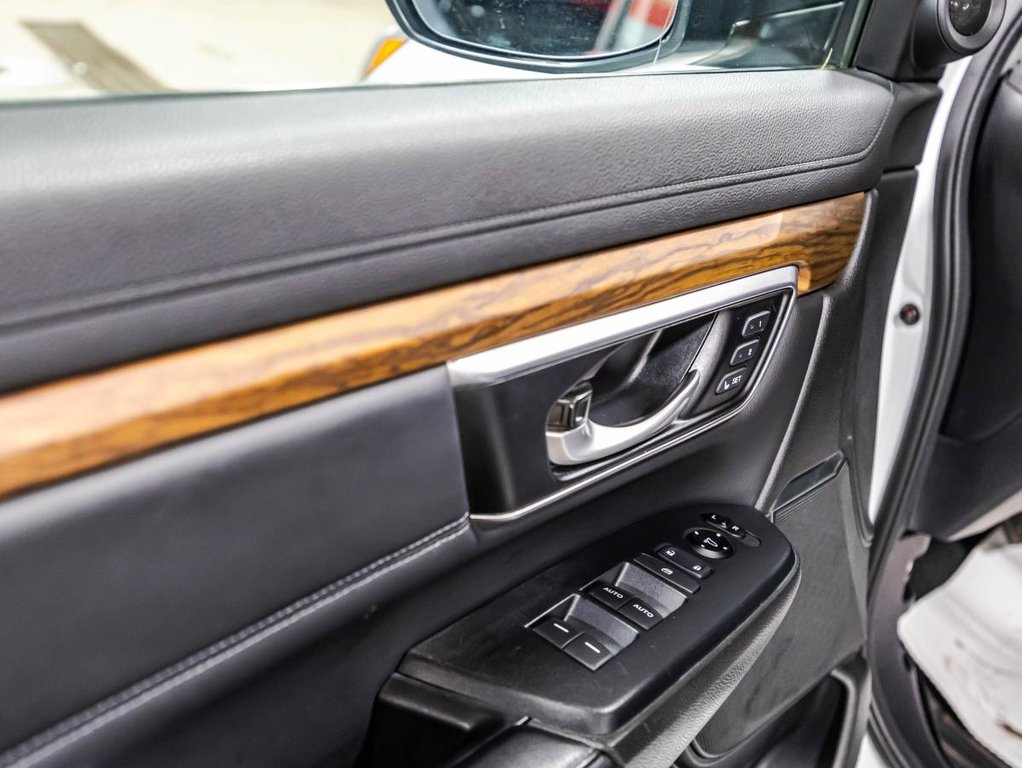 2019 Honda CR-V Touring AWD CARPL;AY I TOIT PANORAMIQUE I SIEGES CHAUFFANTS I CUIR I GPS I MAGS I DEMARREUR in Montréal, Quebec - 11 - w1024h768px