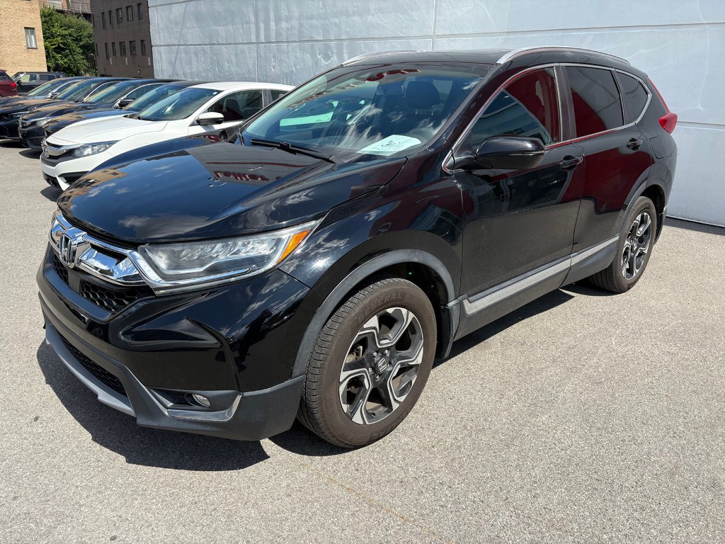 2019 Honda CR-V Touring in Montréal, Quebec - 1 - w1024h768px