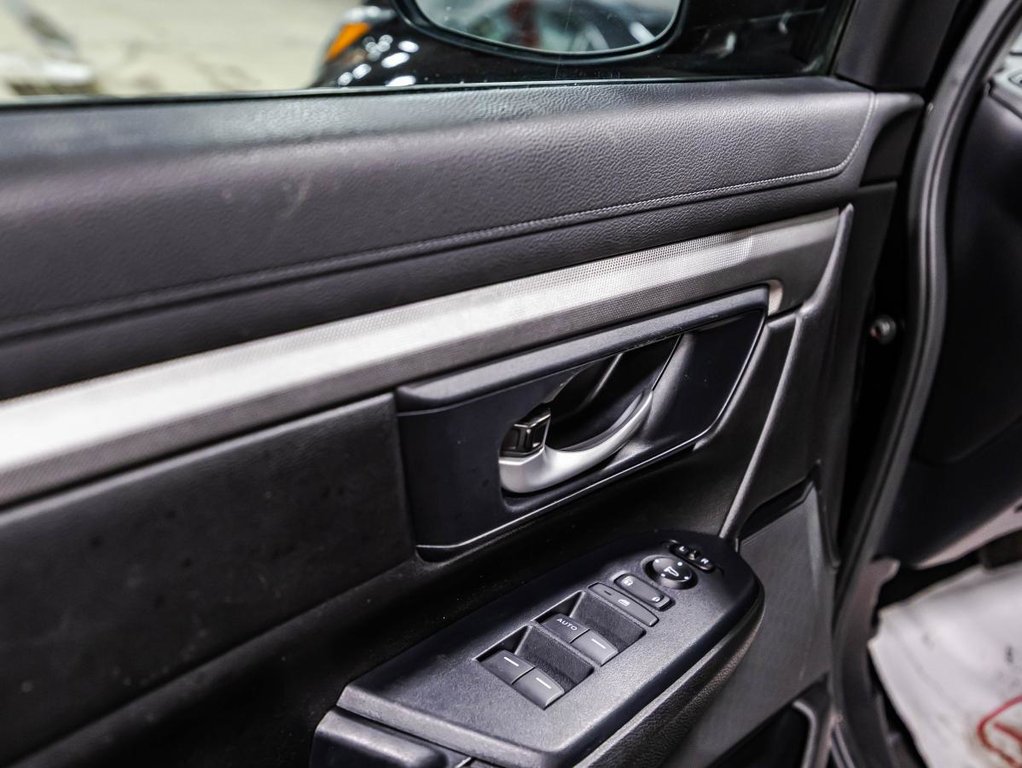2020 Honda CR-V LX AWD CARPLAY I MAGS I SIEGES CHAUFFANTS I DEMARREUR I GARANTIE 10 ANS/ 200 000 KM in Montréal, Quebec - 11 - w1024h768px