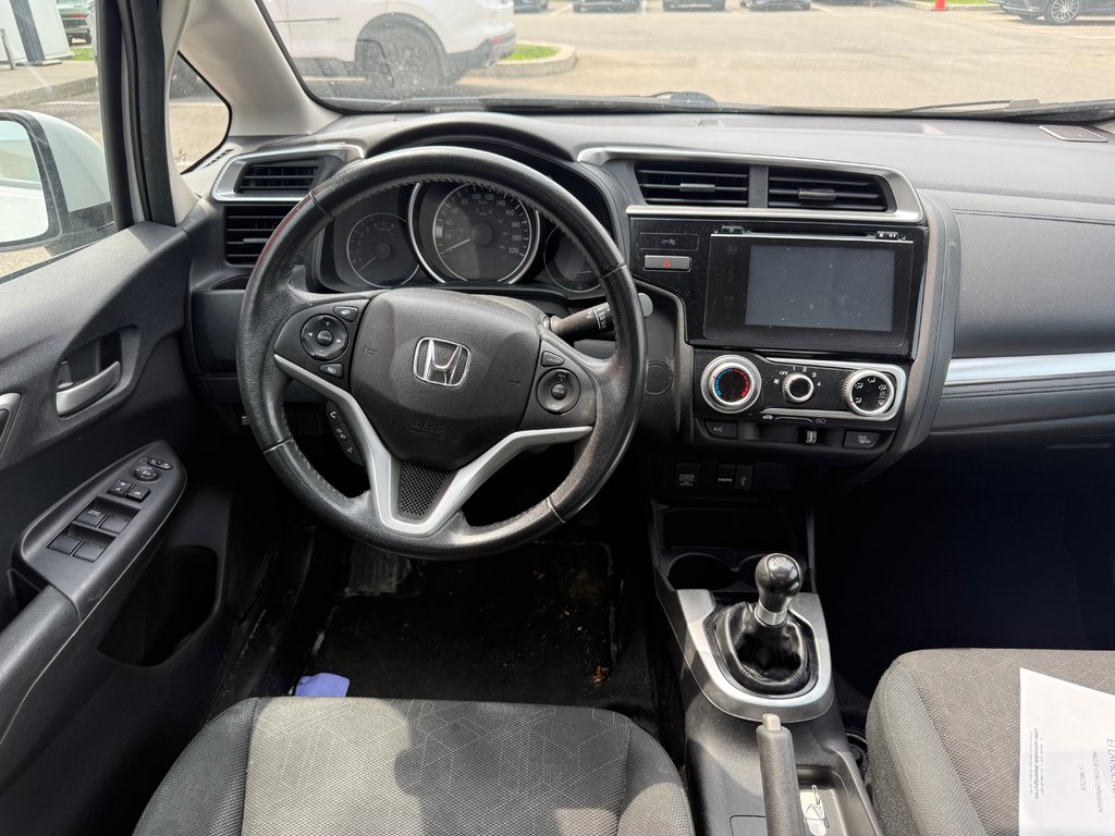 Honda Fit EX/TOIT OUVRANT/BAS KILOMÉTRAGES 2015 à Montréal, Québec - 11 - w1024h768px