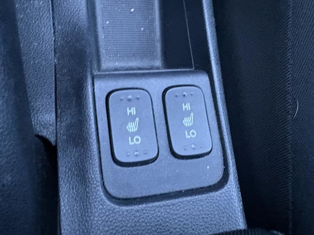 2016 Honda Fit LX  SIÈGES CHAUFFANTS//CAMERA//BLUETOOTH//MAGIC SEATS in , Quebec - 12 - w1024h768px