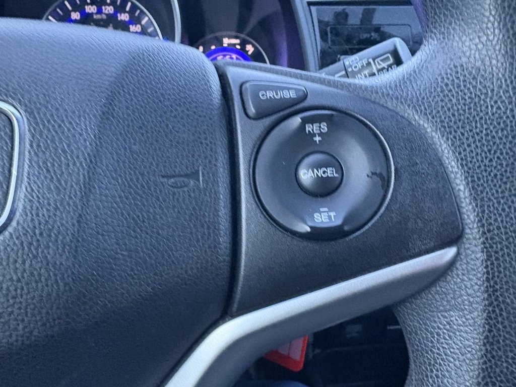 2016 Honda Fit LX  SIÈGES CHAUFFANTS//CAMERA//BLUETOOTH//MAGIC SEATS in , Quebec - 9 - w1024h768px