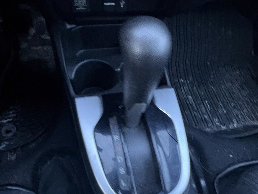 2016 Honda Fit LX  SIÈGES CHAUFFANTS//CAMERA//BLUETOOTH//MAGIC SEATS in , Quebec - 8 - w1024h768px