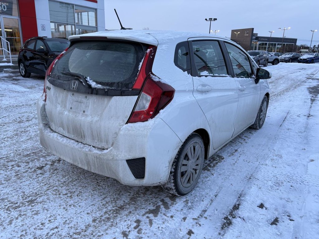 2016 Honda Fit LX  SIÈGES CHAUFFANTS//CAMERA//BLUETOOTH//MAGIC SEATS in , Quebec - 5 - w1024h768px
