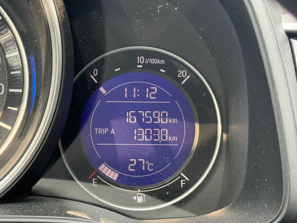 2016 Honda Fit LX in Montréal, Quebec - 2 - w1024h768px