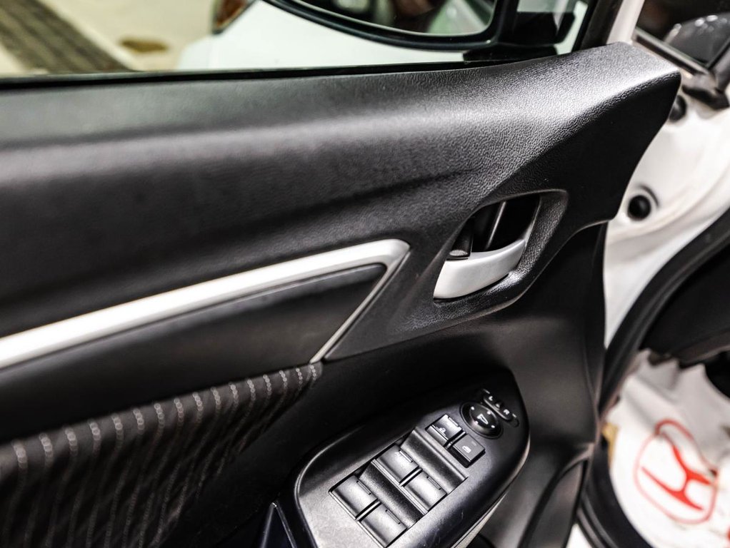 Honda Fit Sport avec Honda Sensing I TOIT OUVRANT I CARPLAY I SIEGES CHAUFFANTS I CAMERA I SECURITE ACTIVE 2019 à Montréal, Québec - 12 - w1024h768px