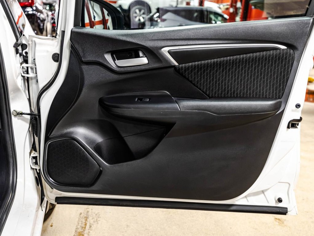 Honda Fit Sport avec Honda Sensing I TOIT OUVRANT I CARPLAY I SIEGES CHAUFFANTS I CAMERA I SECURITE ACTIVE 2019 à Montréal, Québec - 17 - w1024h768px