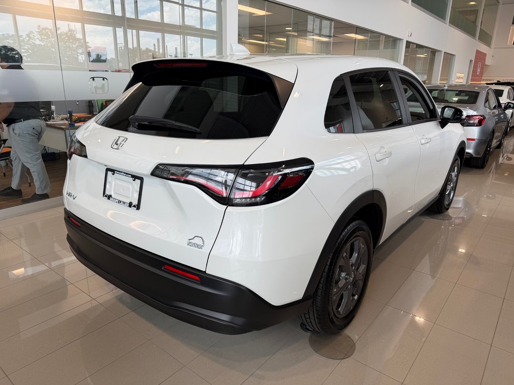 2027 Honda HR-V LX 4WD LX demo in Montreal, Quebec - 3 - w1024h768px